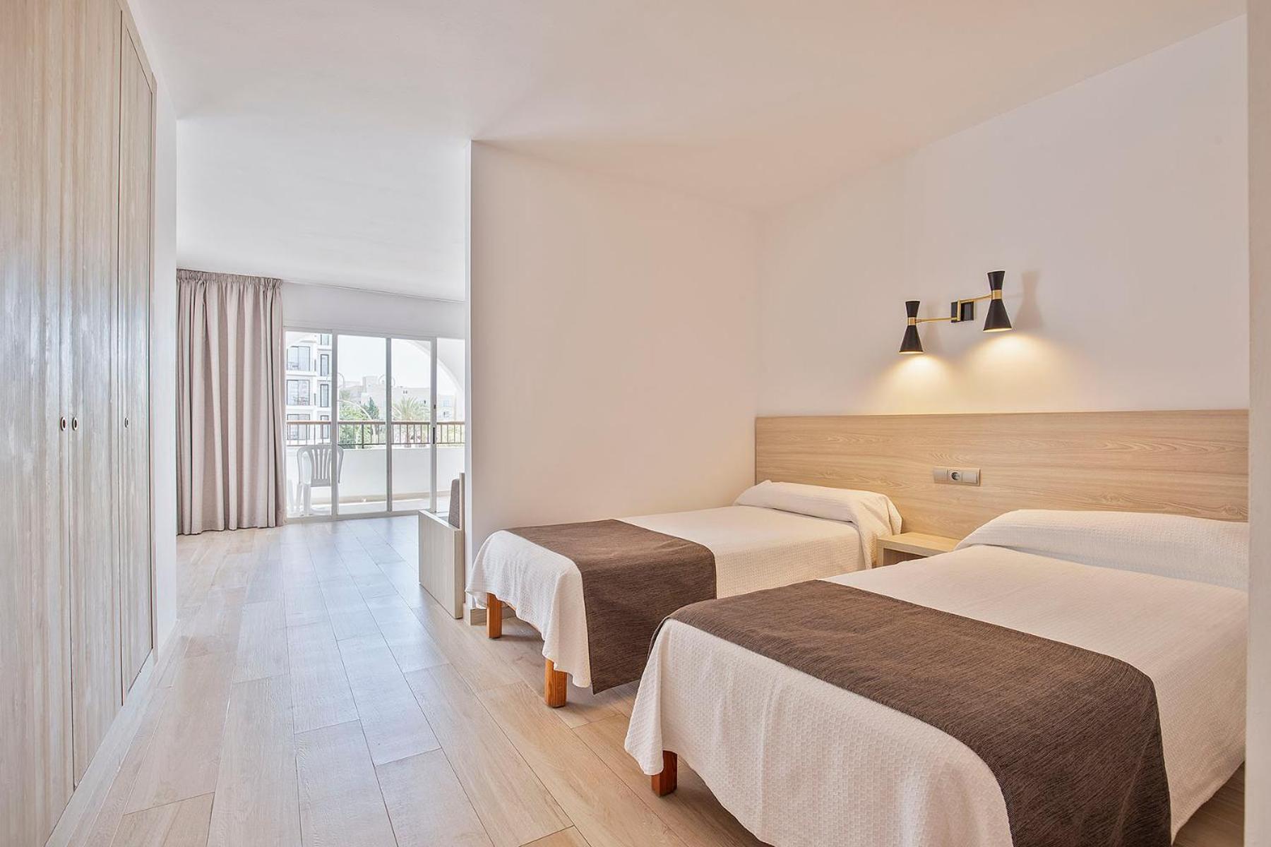 Sunside Ibiza Studios - Only Adults- Formerly Known As Central Park Sant Antoni de Portmany Esterno foto