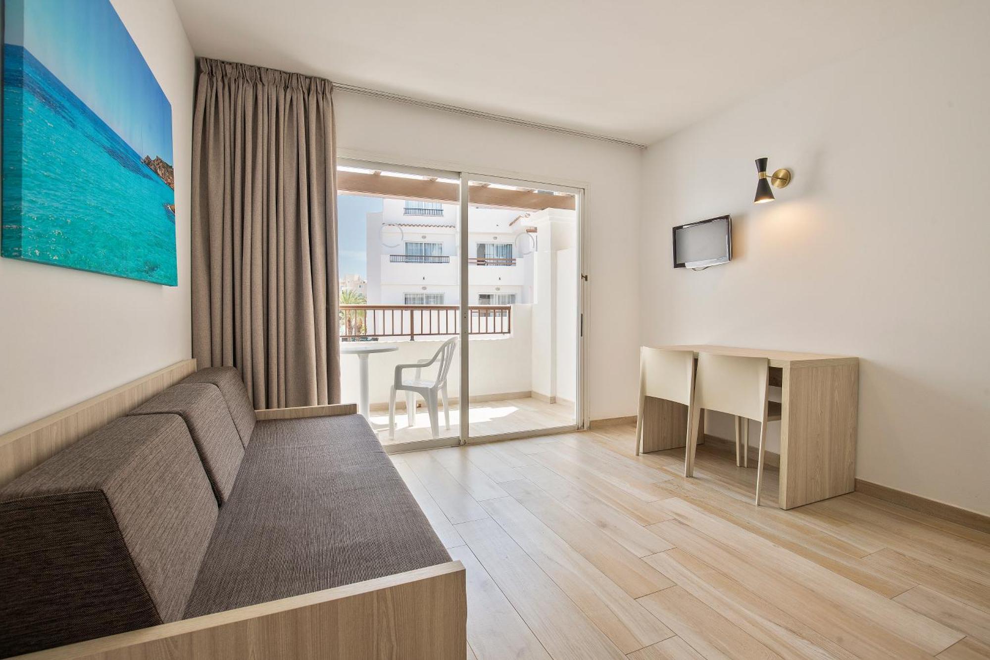 Sunside Ibiza Studios - Only Adults- Formerly Known As Central Park Sant Antoni de Portmany Esterno foto