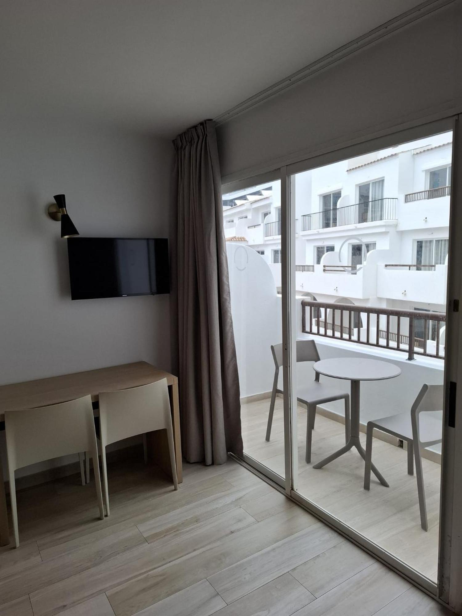 Sunside Ibiza Studios - Only Adults- Formerly Known As Central Park Sant Antoni de Portmany Esterno foto