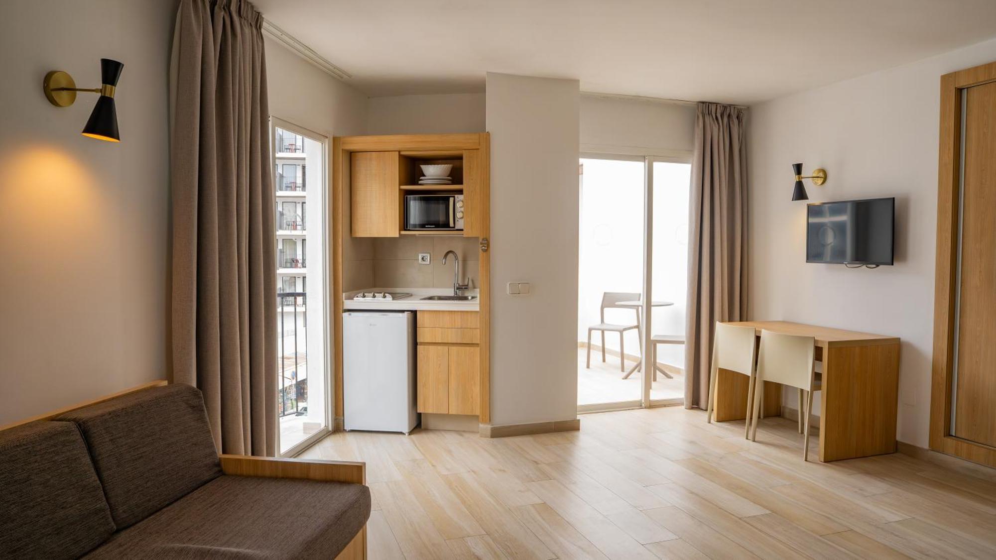 Sunside Ibiza Studios - Only Adults- Formerly Known As Central Park Sant Antoni de Portmany Esterno foto