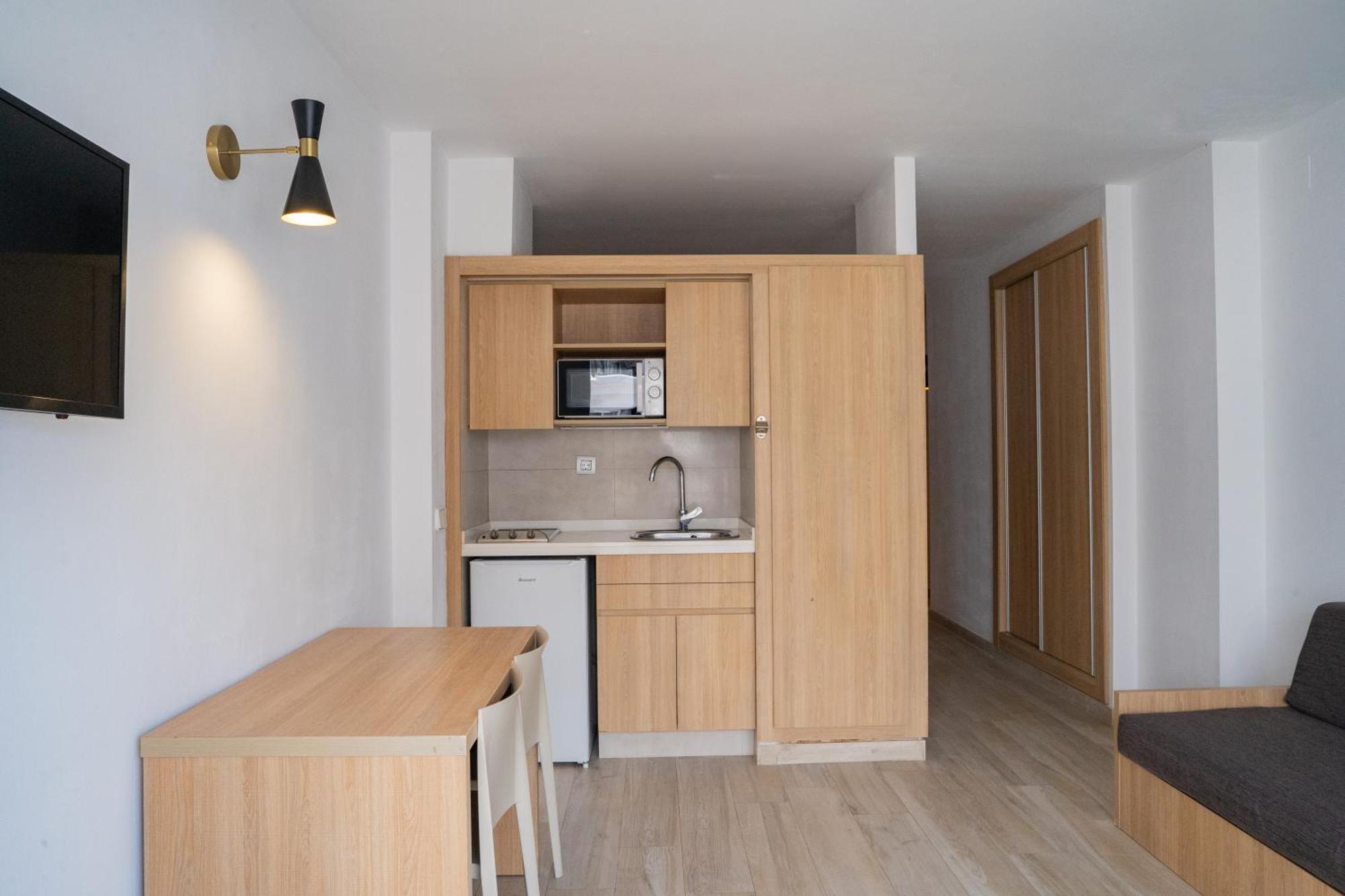 Sunside Ibiza Studios - Only Adults- Formerly Known As Central Park Sant Antoni de Portmany Esterno foto