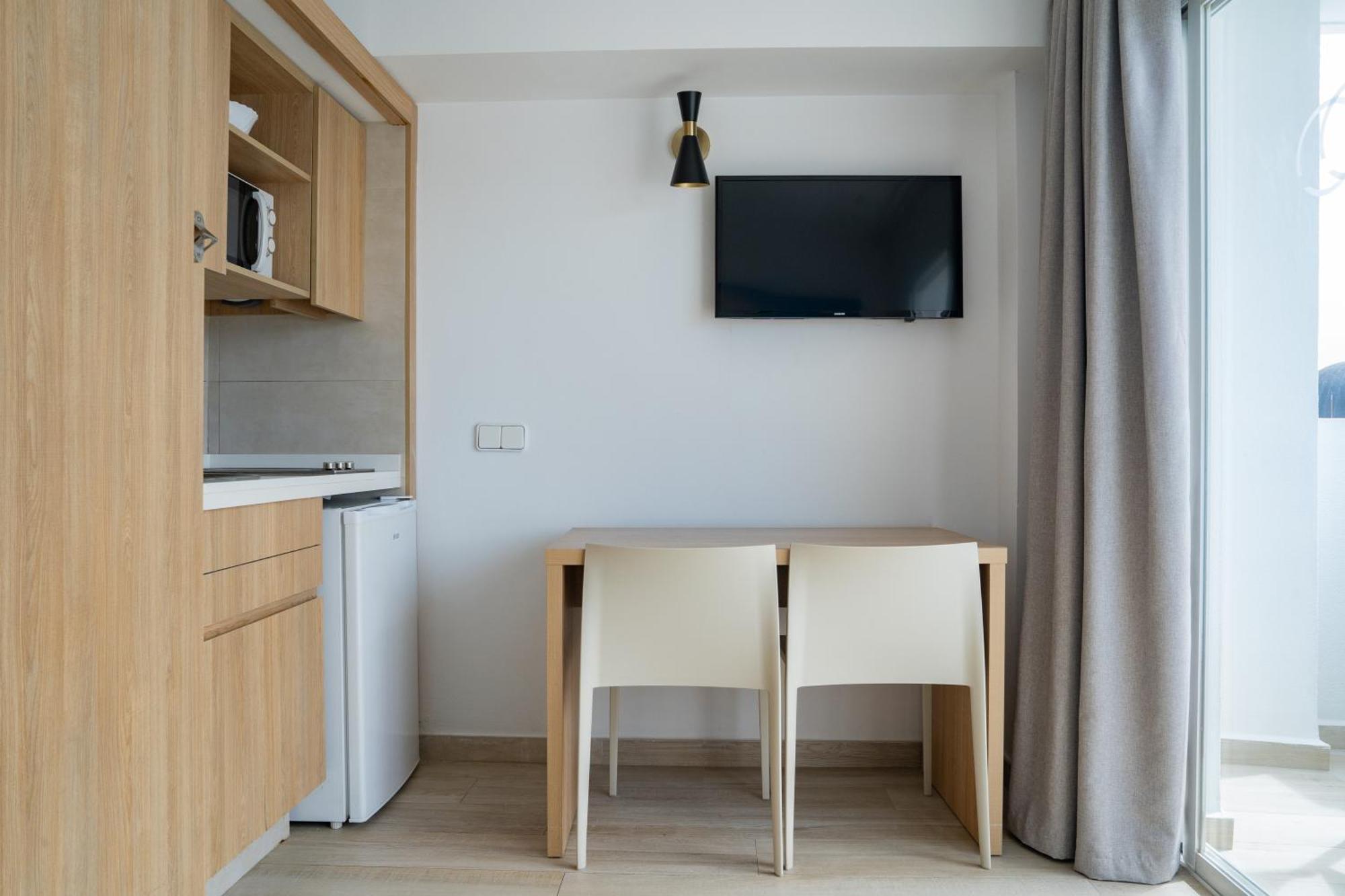 Sunside Ibiza Studios - Only Adults- Formerly Known As Central Park Sant Antoni de Portmany Esterno foto