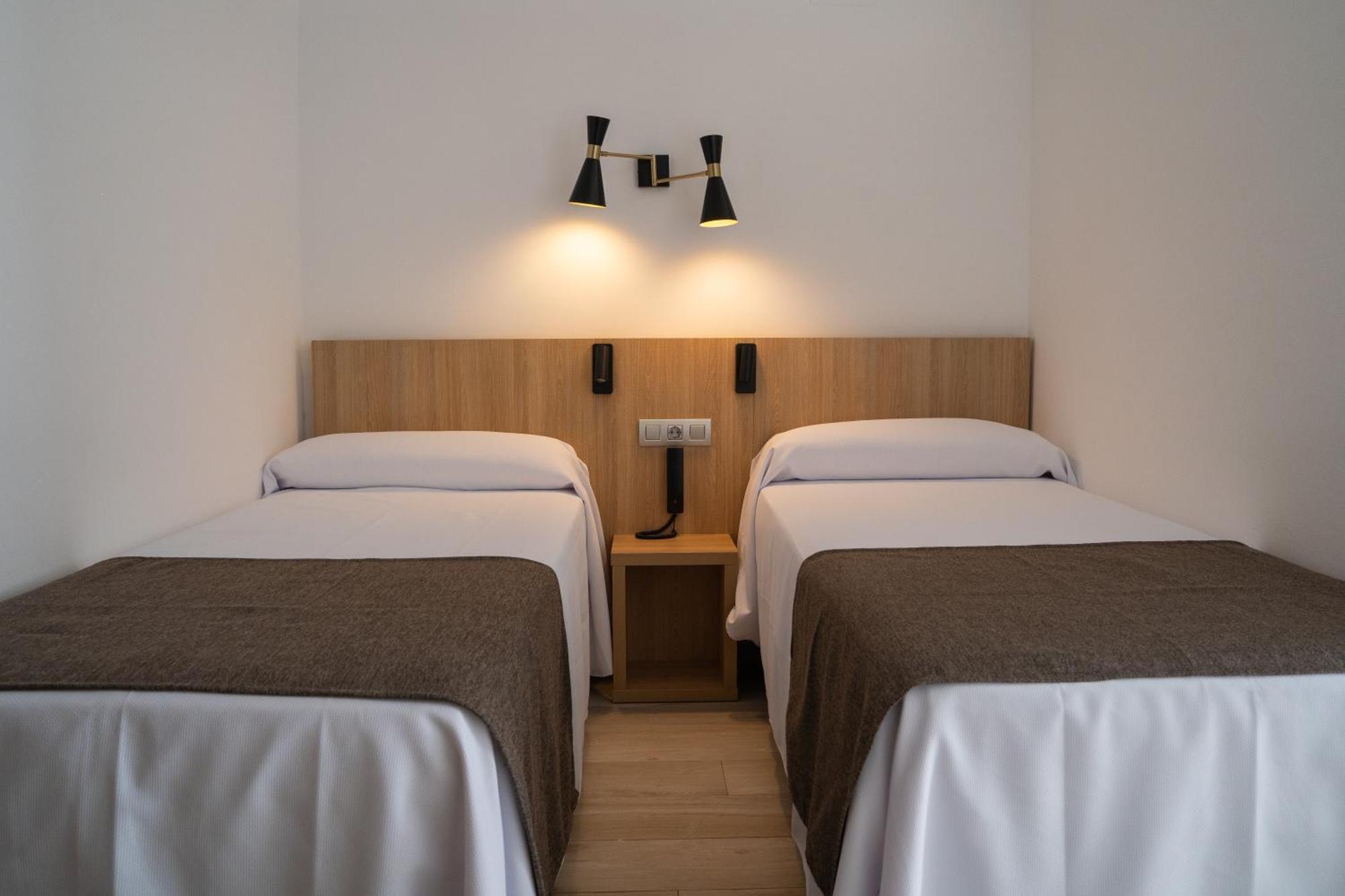 Sunside Ibiza Studios - Only Adults- Formerly Known As Central Park Sant Antoni de Portmany Esterno foto