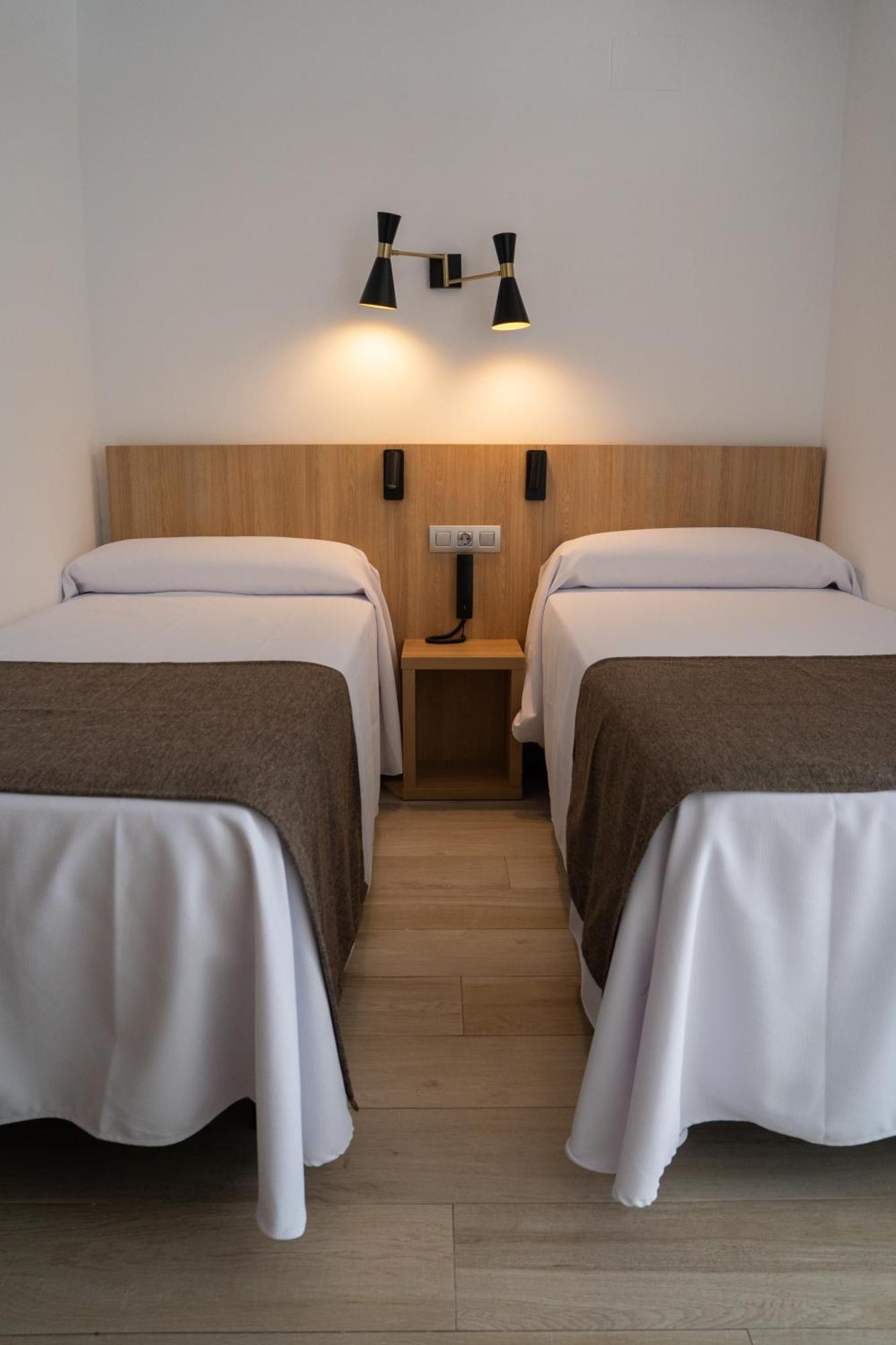 Sunside Ibiza Studios - Only Adults- Formerly Known As Central Park Sant Antoni de Portmany Esterno foto